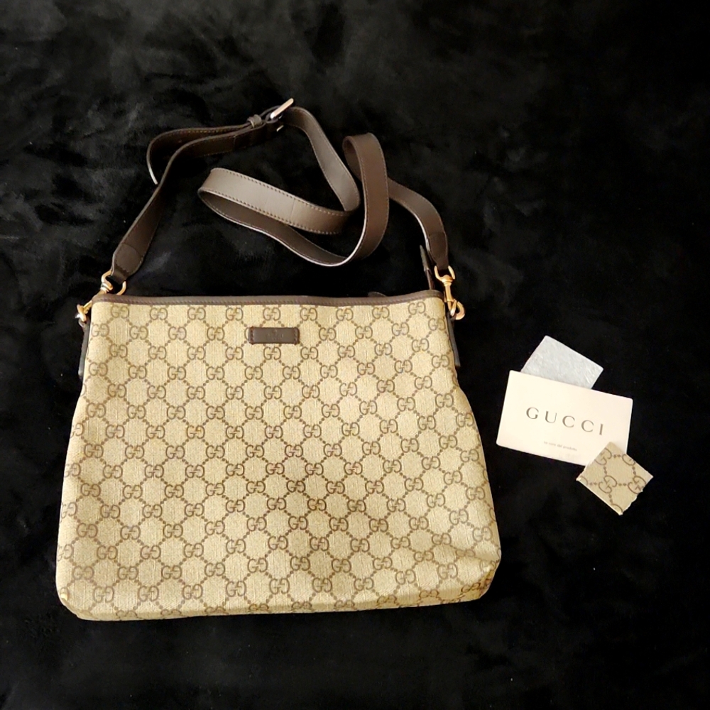 Gucci GG Canvas Medium Crossbody Bag